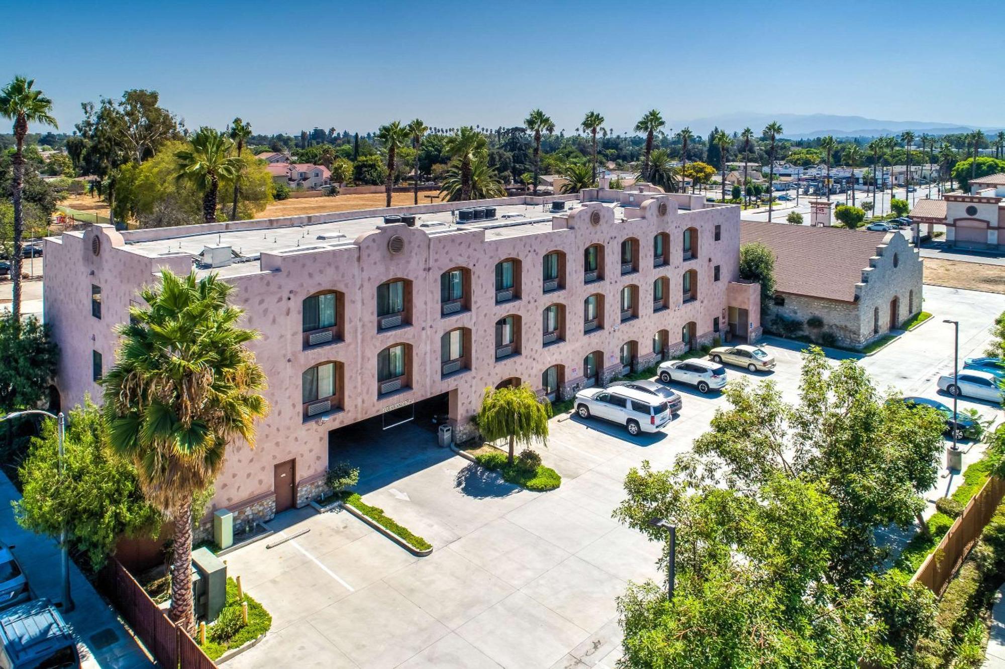 Comfort Inn Pomona Near Fairplex Exterior photo
